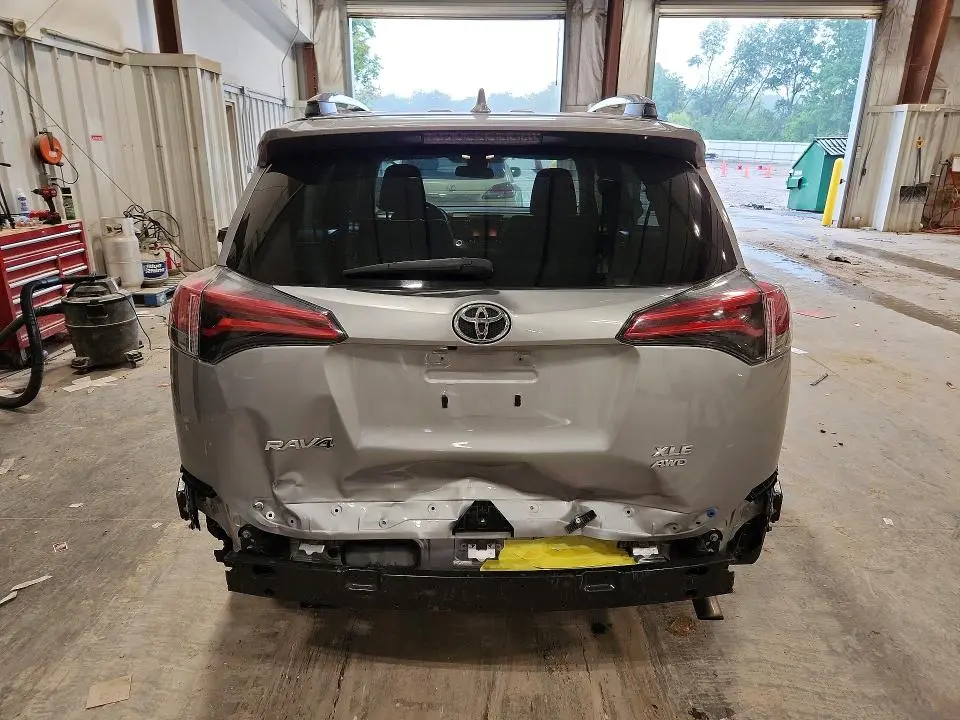 2017 TOYOTA RAV4 XLE  