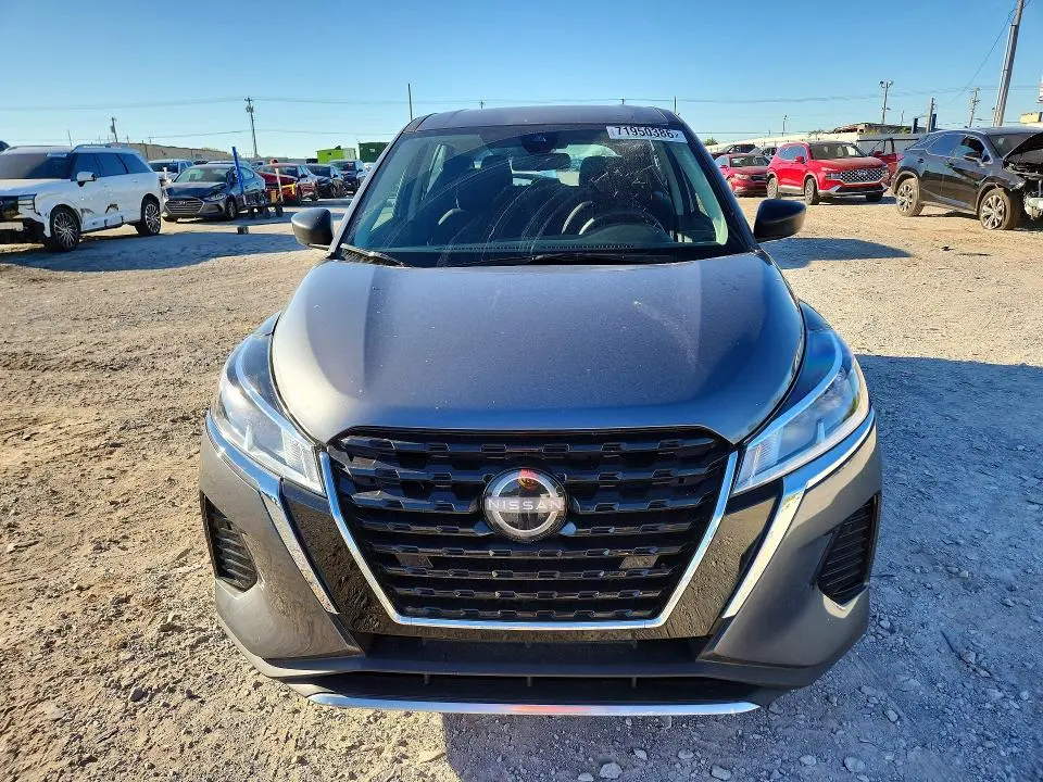 2024 NISSAN KICKS S  
