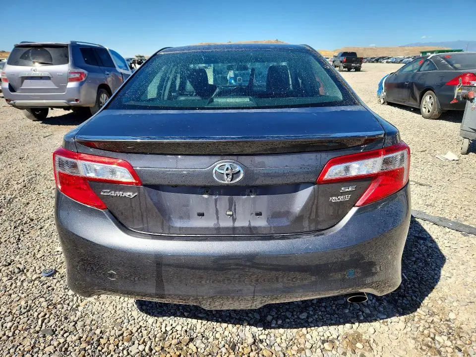 2014 TOYOTA CAMRY SE  