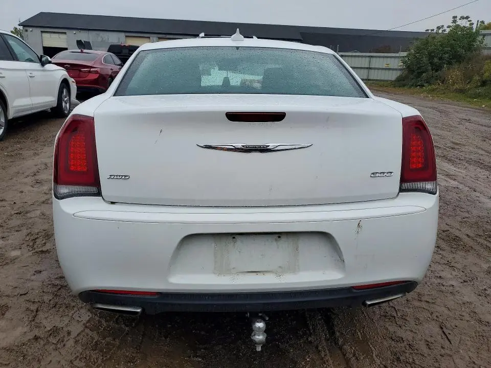2018 CHRYSLER 300 TOURING  