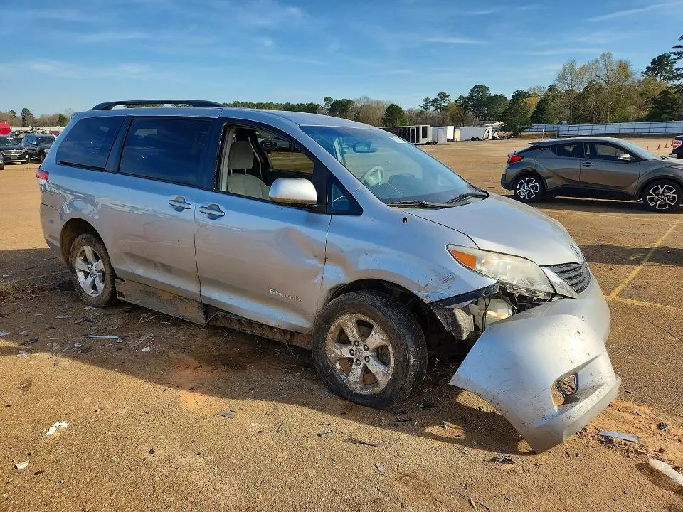 2014 TOYOTA SIENNA LE MOBILITY 7-PASSENGER  