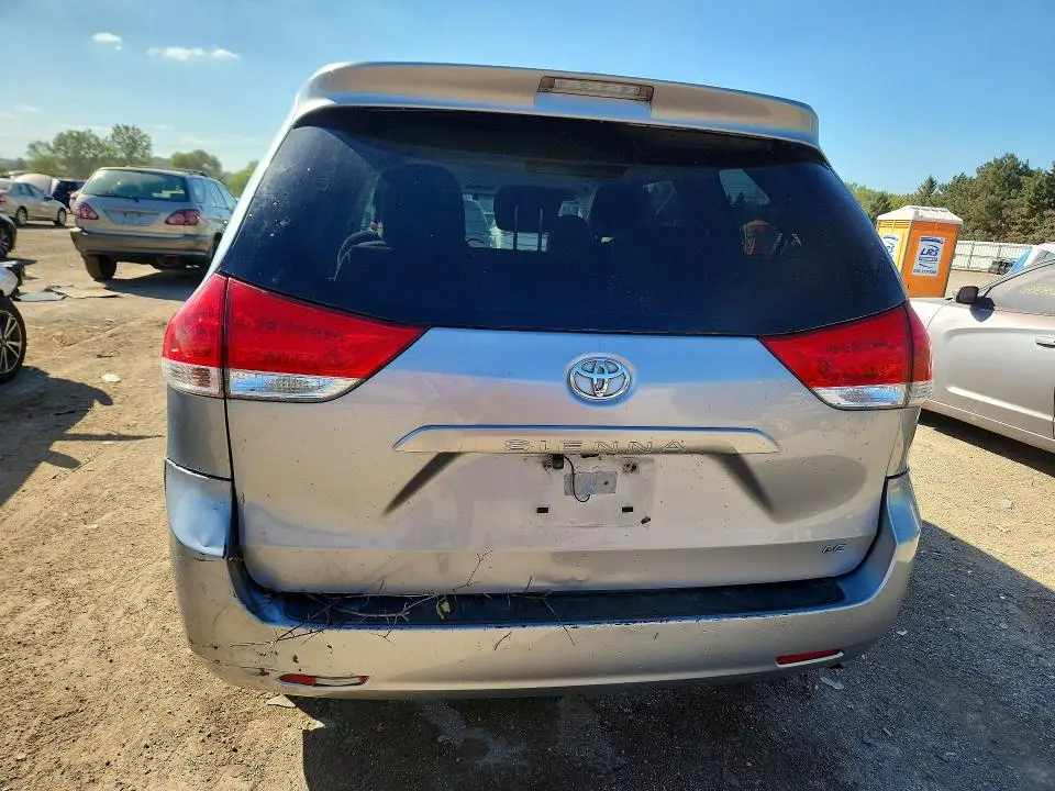 2012 TOYOTA SIENNA LE 8-PASSENGER  