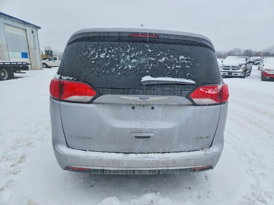 2019 CHRYSLER PACIFICA LIMITED  