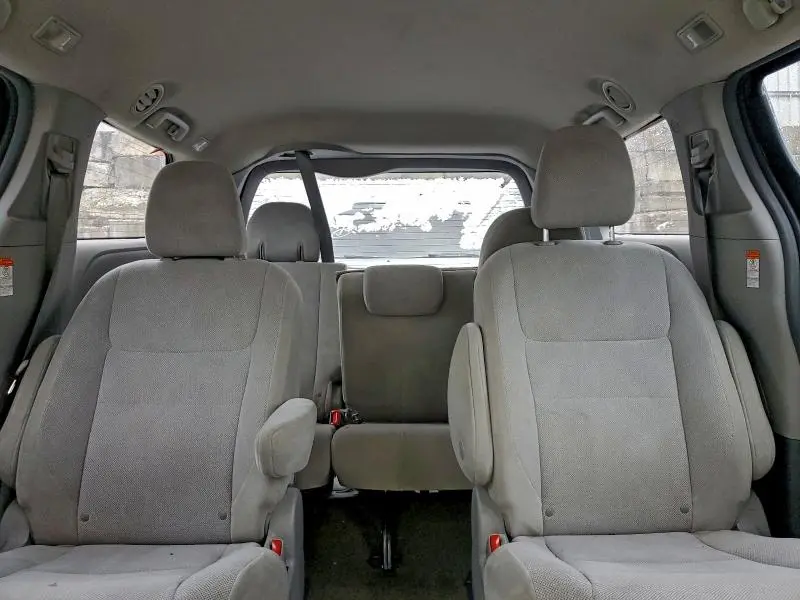 2018 TOYOTA SIENNA L  