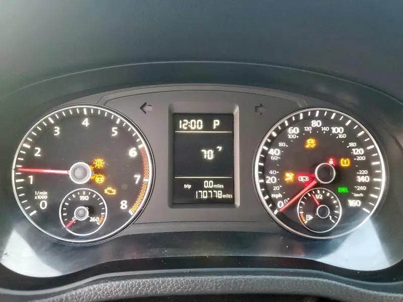 2015 VOLKSWAGEN PASSAT S  