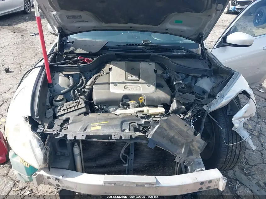 2013 INFINITI G37 JOURNEY