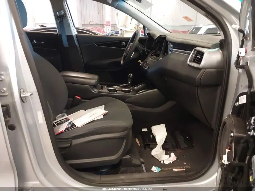 2017 KIA SORENTO 2.4L LX