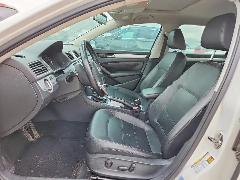 2012 VOLKSWAGEN PASSAT SE  