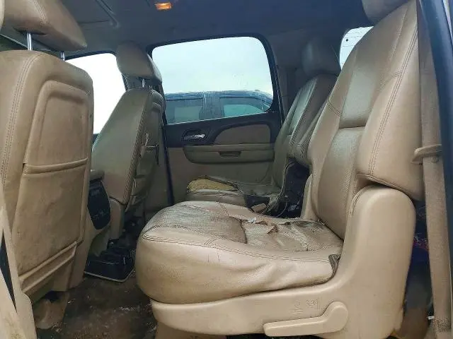 2011 CHEVROLET SUBURBAN C1500 LTZ  
