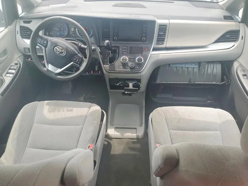 2020 TOYOTA SIENNA L  
