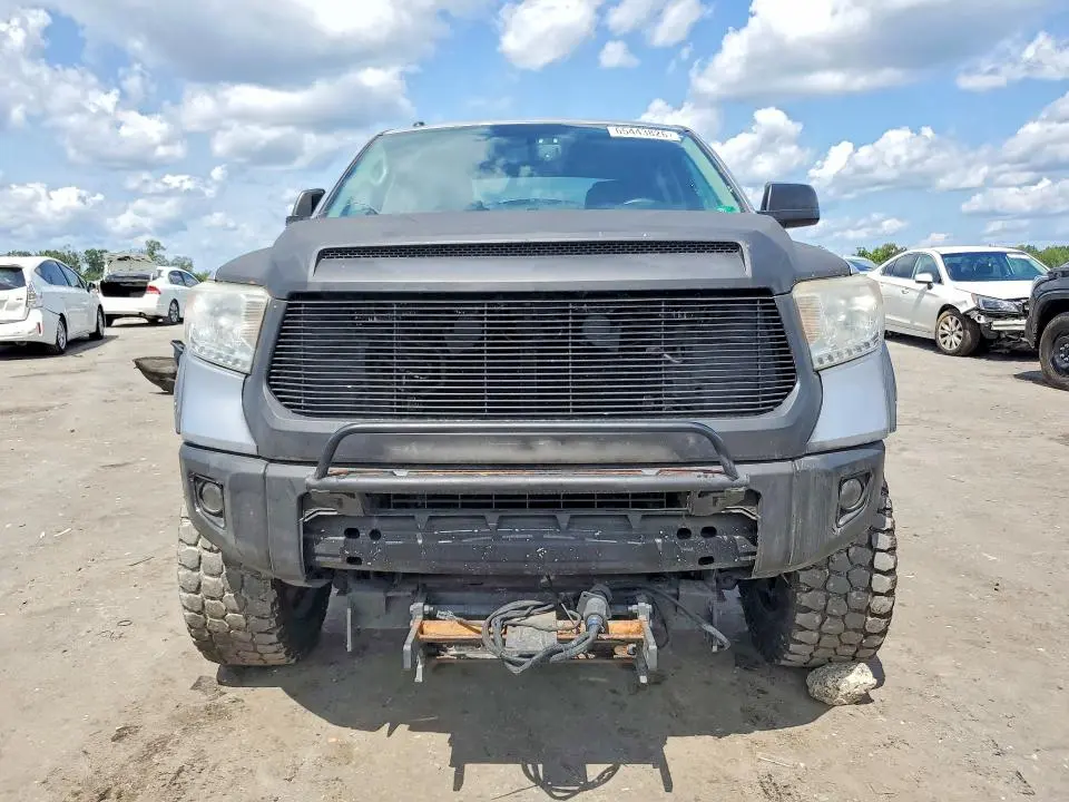 2017 TOYOTA TUNDRA SR5  