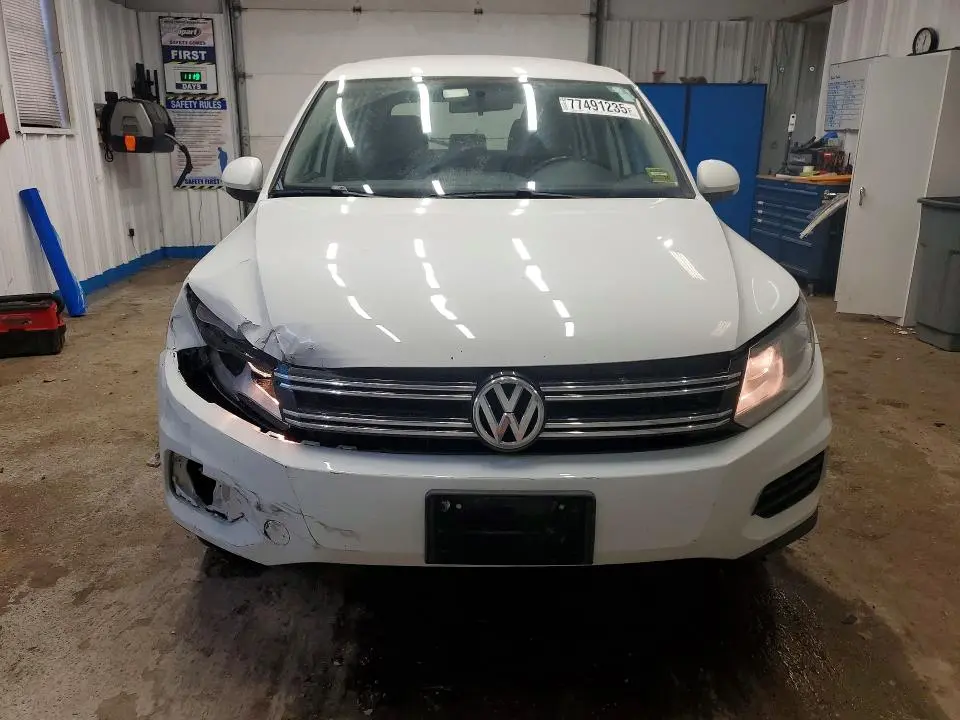 2014 VOLKSWAGEN TIGUAN S  
