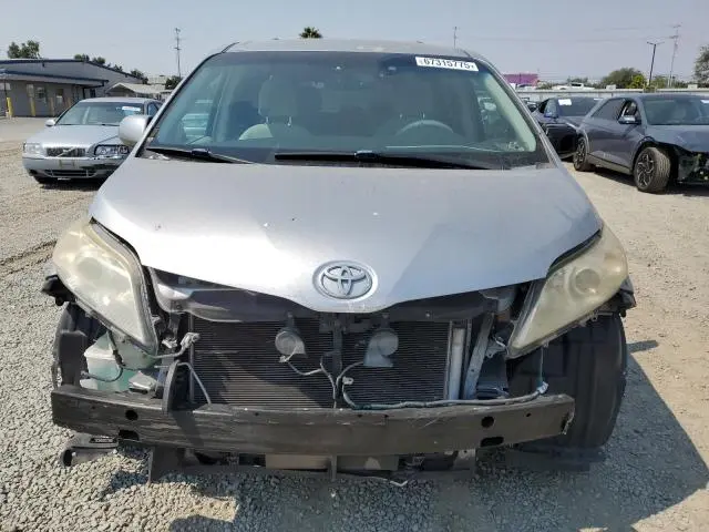 2013 TOYOTA SIENNA LE  