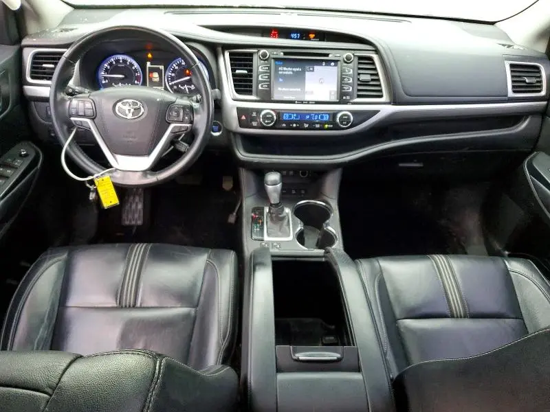 2018 TOYOTA HIGHLANDER SE  