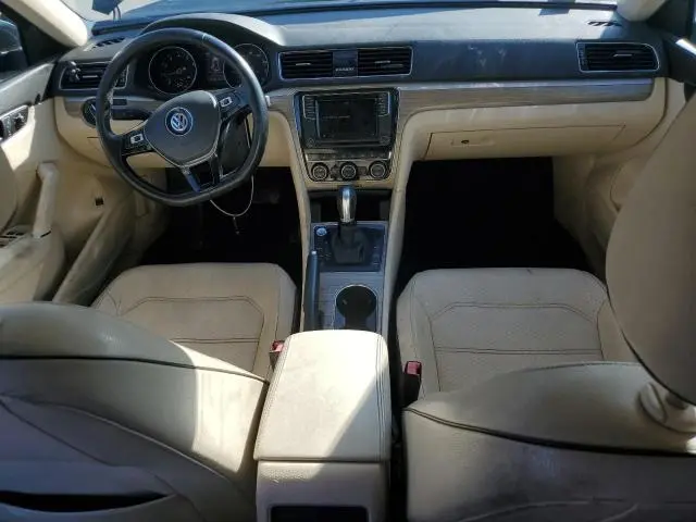 2018 VOLKSWAGEN PASSAT SE