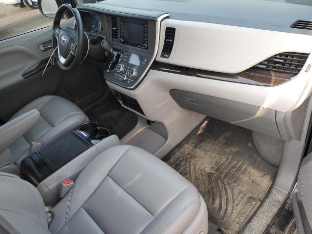 2019 TOYOTA SIENNA XLE