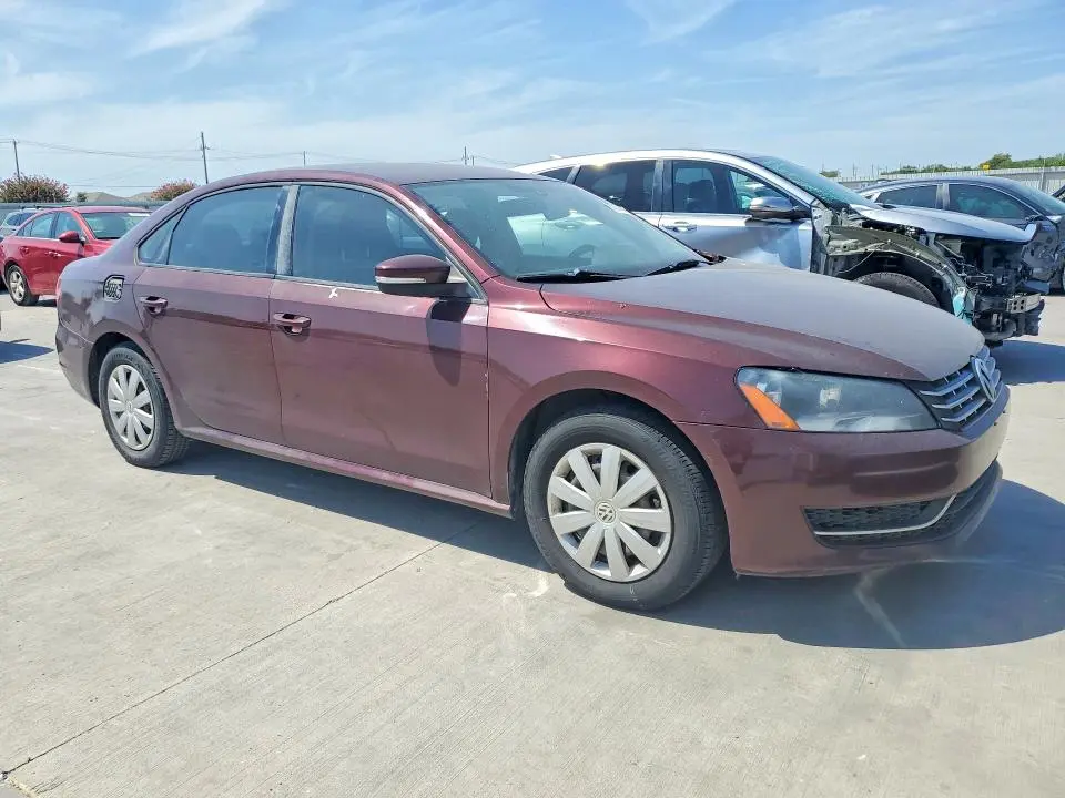 2013 VOLKSWAGEN PASSAT S  