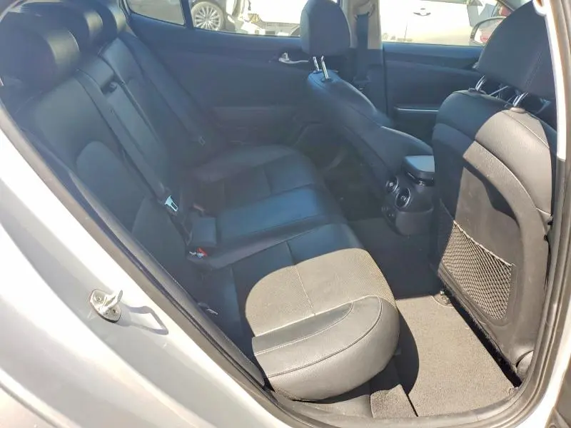 2018 KIA STINGER BASE  