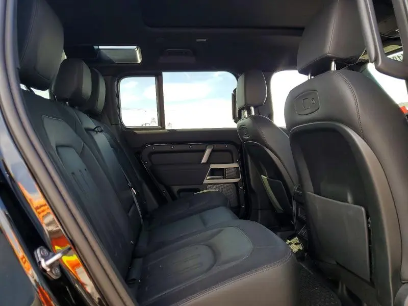 2022 LAND ROVER DEFENDER 110 X-DYNAMIC SE  