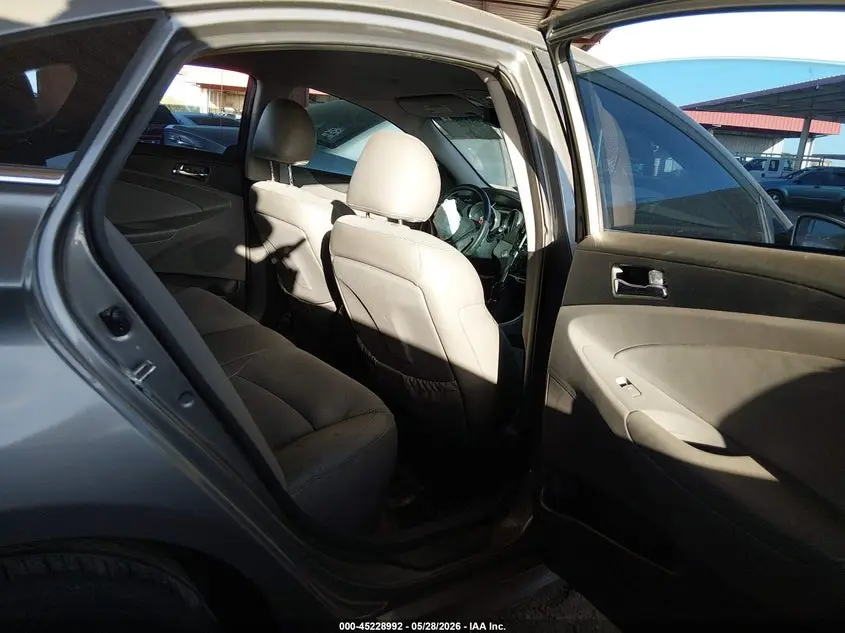 2013 HYUNDAI SONATA SE