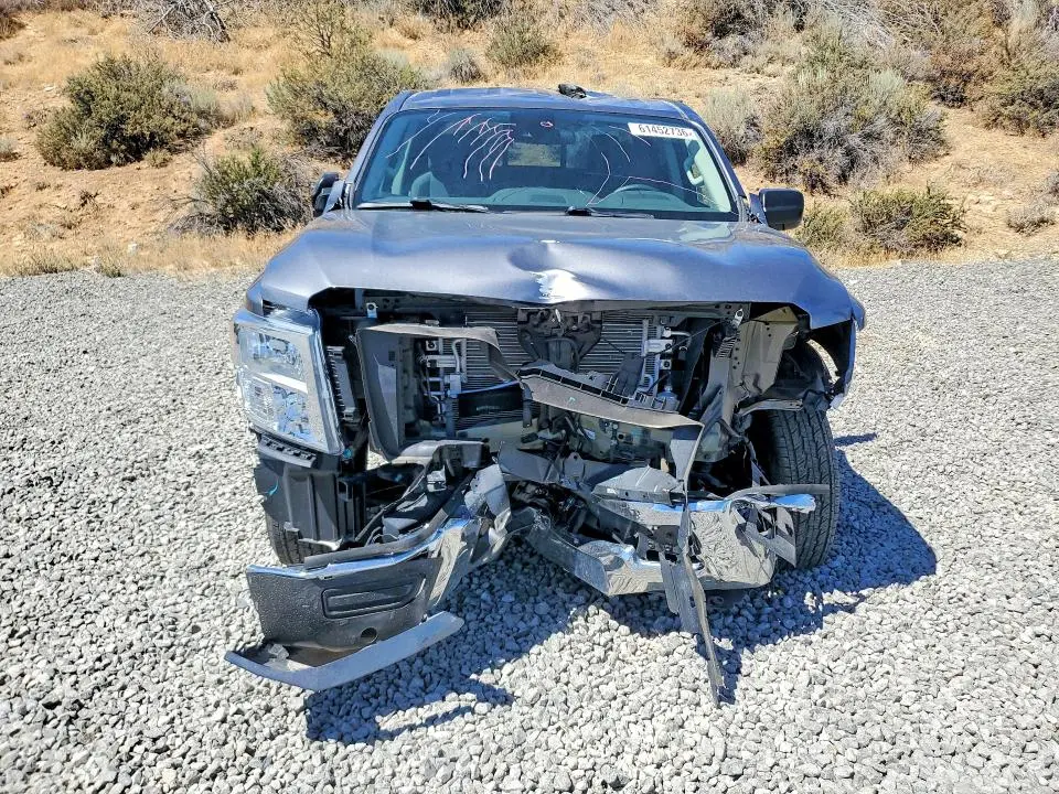 2024 NISSAN TITAN SV  
