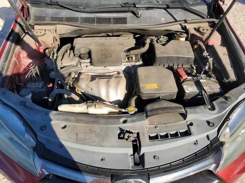 2015 TOYOTA CAMRY SE  