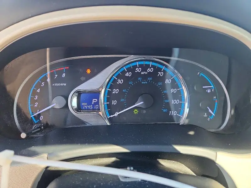 2013 TOYOTA SIENNA XLE 8-PASSENGER  