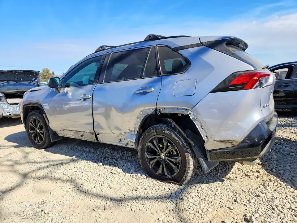 2022 TOYOTA RAV4 SE  