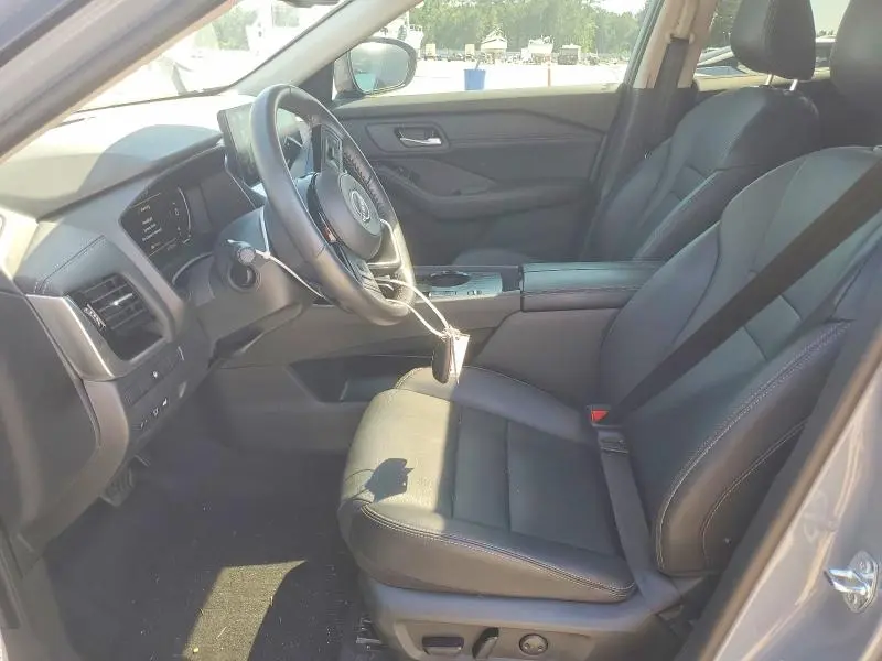 2024 NISSAN ROGUE SL  