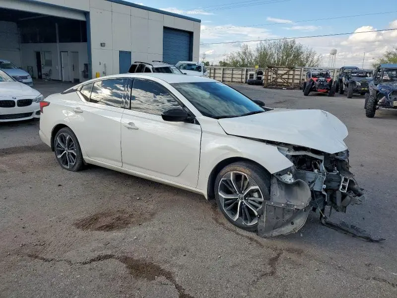 2024 NISSAN ALTIMA SR  