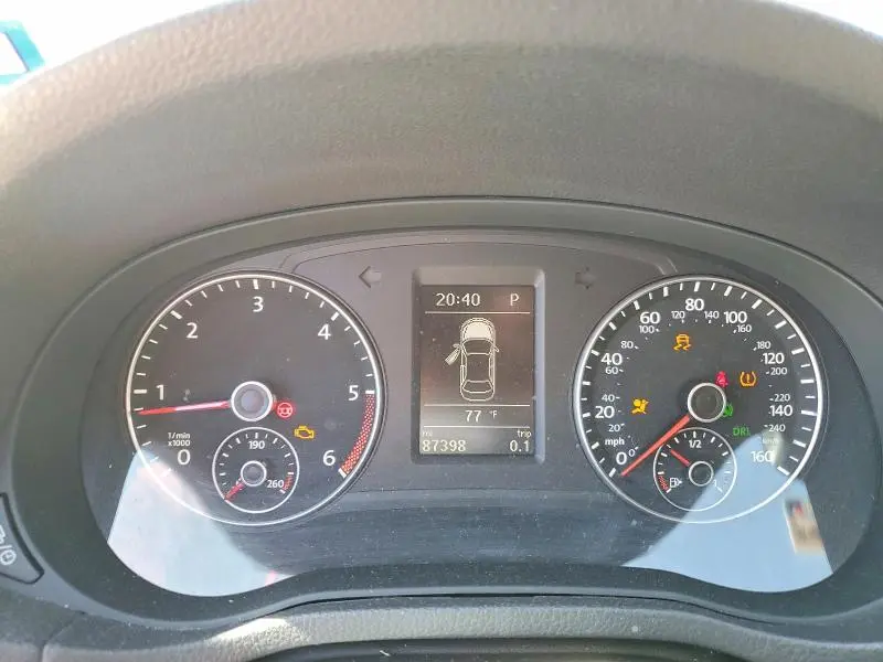 2015 VOLKSWAGEN PASSAT SE  