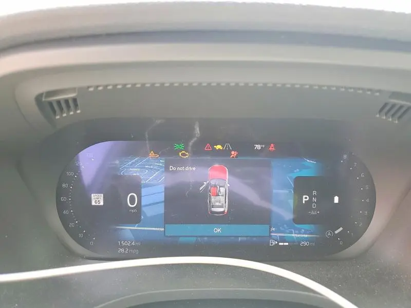 2025 VOLVO XC60 PLUS  