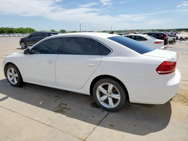 2013 VOLKSWAGEN PASSAT SE  