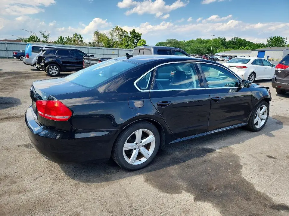 2013 VOLKSWAGEN PASSAT SE  