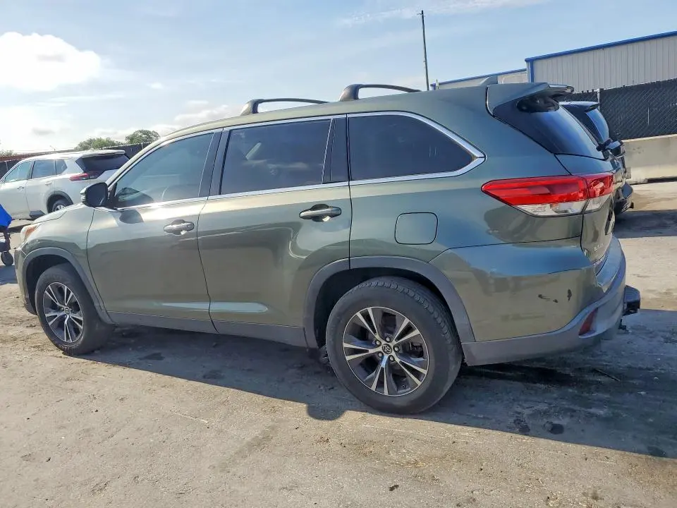 2019 TOYOTA HIGHLANDER LE PLUS  