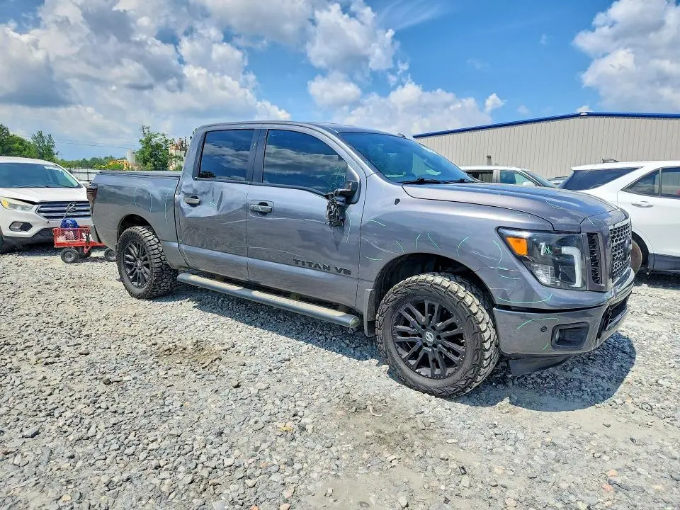 2019 NISSAN TITAN SV  