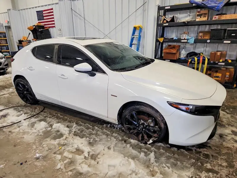 2023 MAZDA 3 PREMIUM  