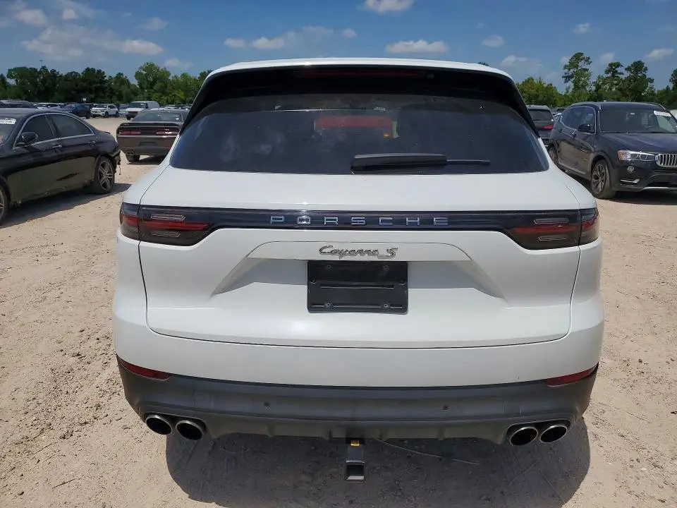 2019 PORSCHE CAYENNE S  