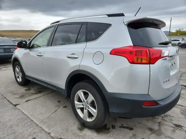 2015 TOYOTA RAV4 XLE