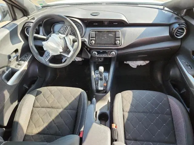 2020 NISSAN KICKS SV  