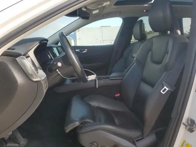 2019 VOLVO XC60 T5  