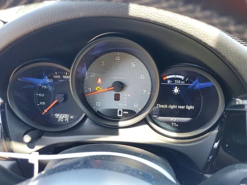 2017 PORSCHE MACAN   