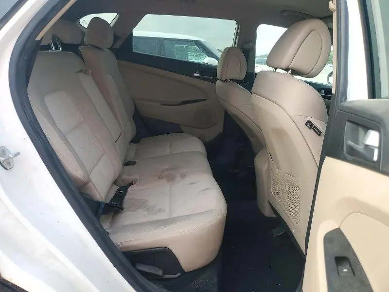 2016 HYUNDAI TUCSON SE  
