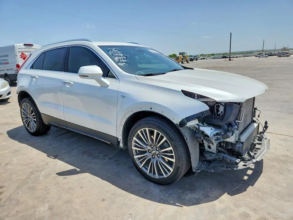 2024 CADILLAC XT4 PREMIUM LUXURY  