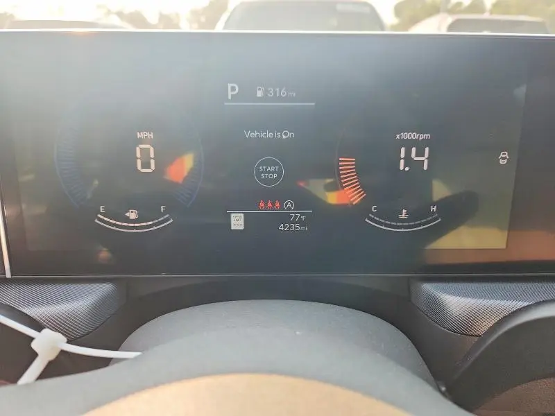 2025 HYUNDAI SONATA SE  