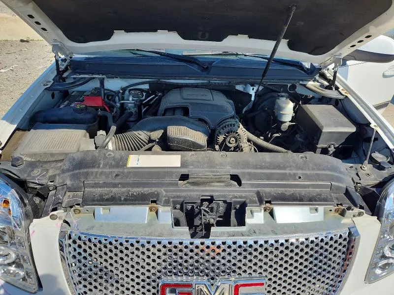 2011 GMC YUKON SLE  