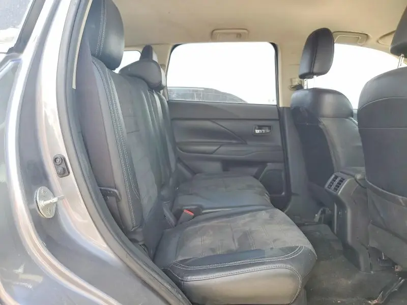 2019 MITSUBISHI OUTLANDER SE  