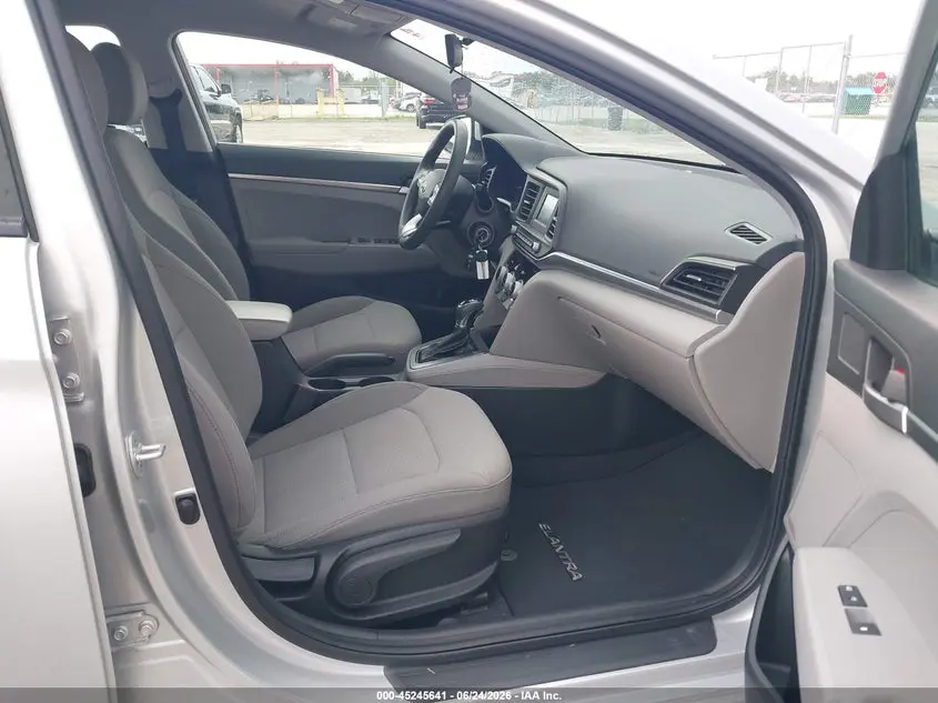 2019 HYUNDAI ELANTRA SE