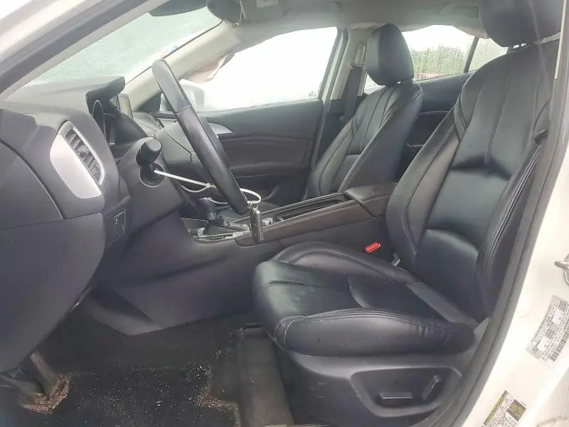 2018 MAZDA 3 TOURING  