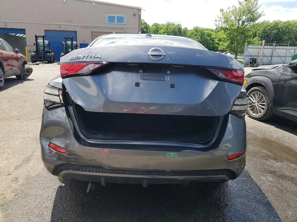 2025 NISSAN SENTRA SV  